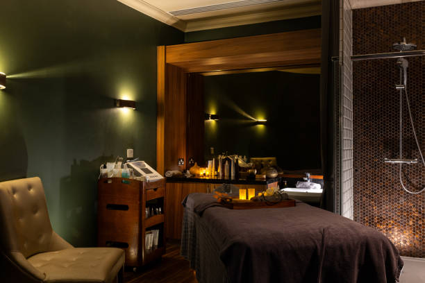 Hot stone therapy: what to expect on your first visit